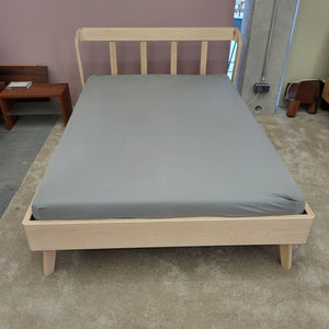 Holzmanufaktur Massivholzbett AINO Light Ahorn 140x200cm