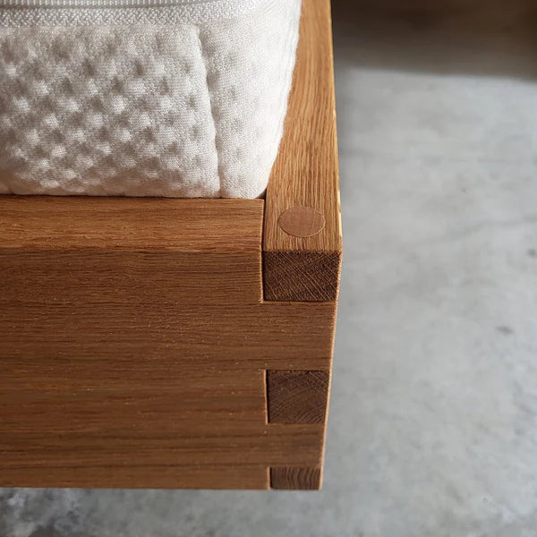 Holzmanufaktur Massivholzbett PADIO Bow Wildeiche 180x200cm