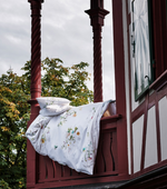 Laden Sie das Bild in den Galerie-Viewer, Christian Fischbacher Feinsatin Bettwäsche Nature Stripe
