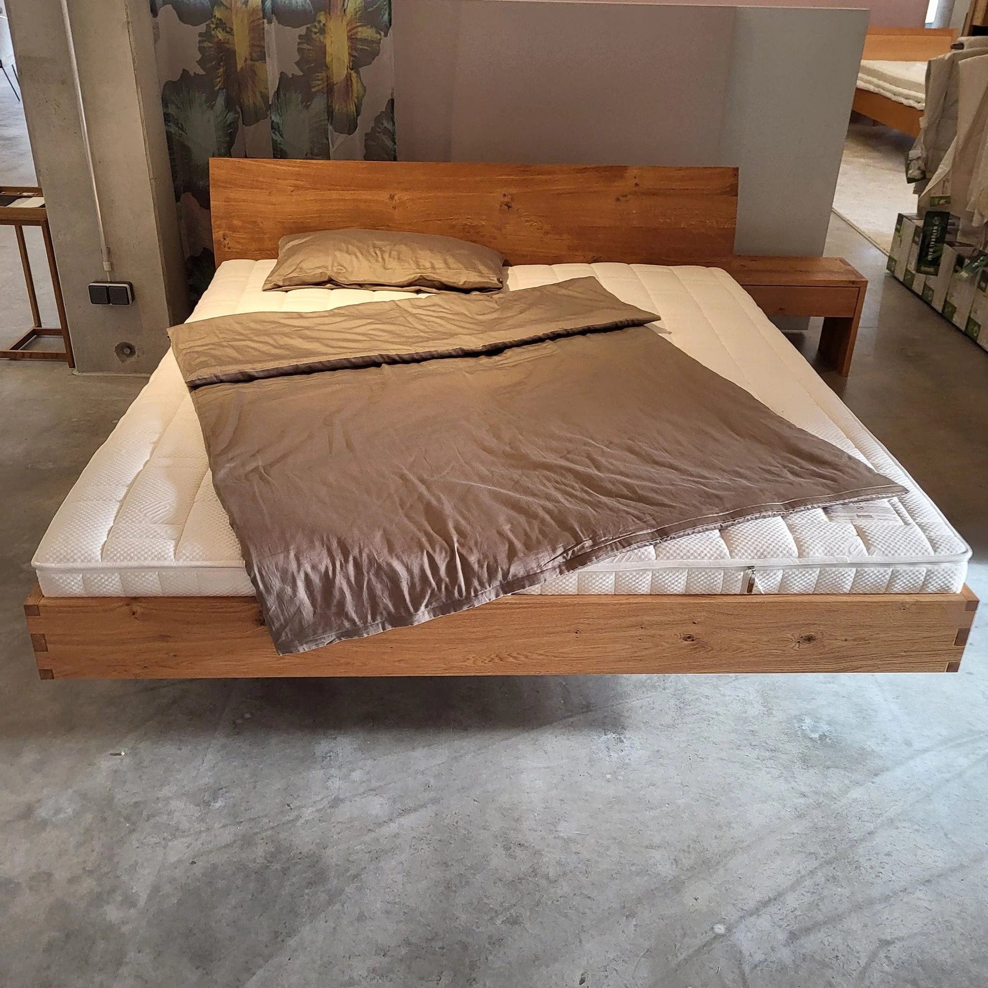 Holzmanufaktur Massivholzbett PADIO Bow Wildeiche 180x200cm