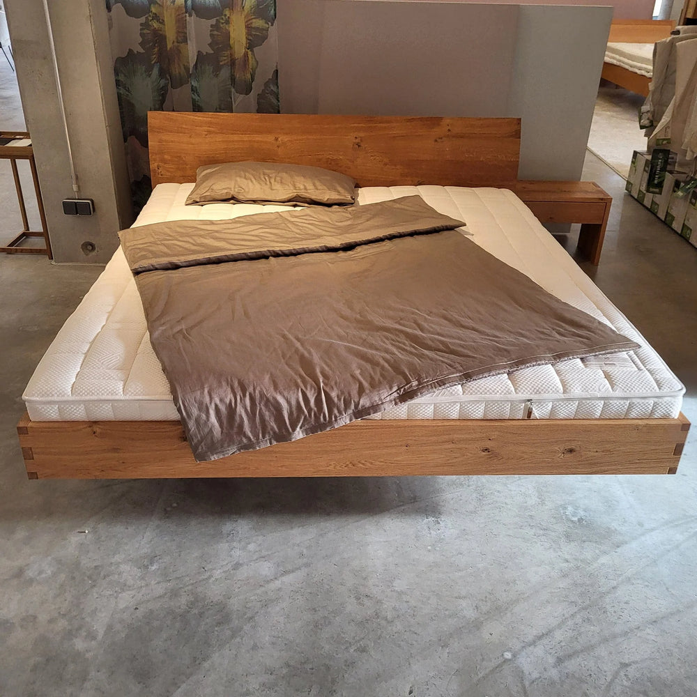 Holzmanufaktur Massivholzbett PADIO Bow XL Wildeiche 180x200cm