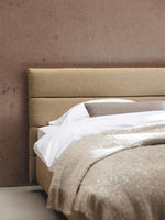 Laden Sie das Bild in den Galerie-Viewer, Schramm Boxspring Bett Purebeds Panel
