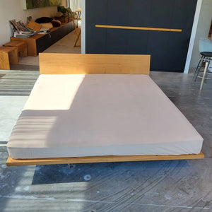 Holzmanufaktur Massivholzbett Swing Light 180x200cm