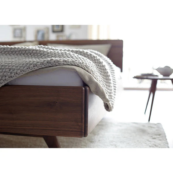 Holzmanufaktur Massivholzbett DONNA Wildnuss 180x200cm