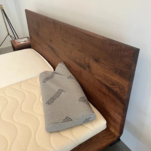Holzmanufaktur Massivholzbett MATIS XL Wildnuss 180x200cm