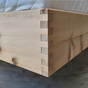 Holzmanufaktur Massivholzbett STEP-X XL Arve / Zirbelkiefer 180x200cm